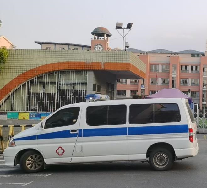 合肥救护车出租护送骨折病人一公里多少钱